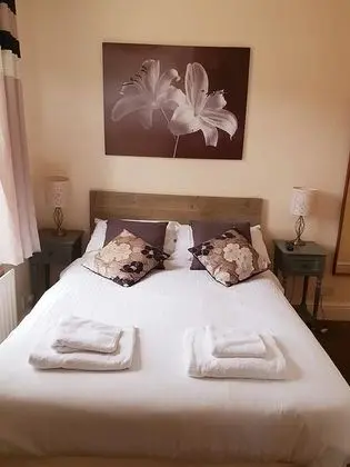 Büyük Yataklı Tek Kişilik Oda