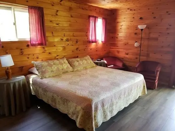 Hitchin' Post  Cabin