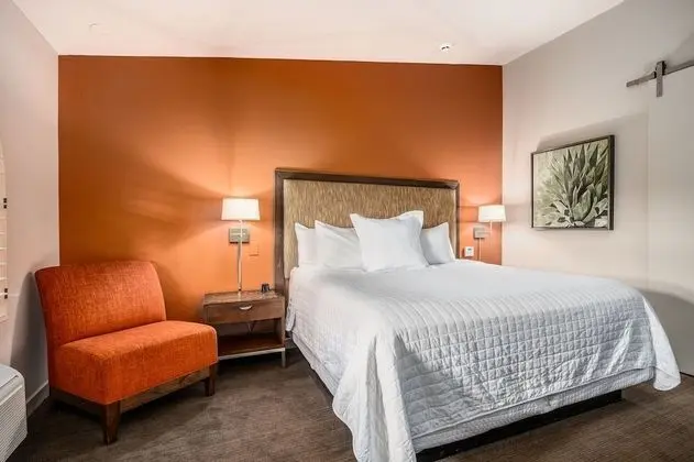 Oda, 1 En Büyük (King) Boy Yatak (Oasis)