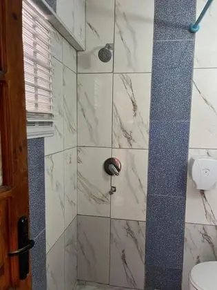 Triple, Kara veya Havuz Manzaralı