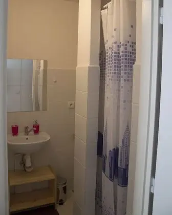 Basic Tek Büyük Yataklı Oda
