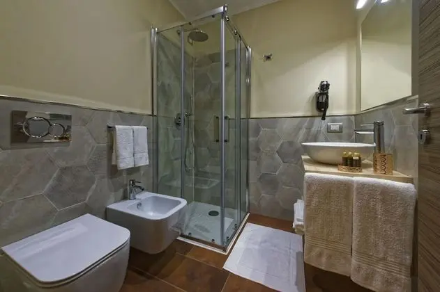 Deluxe Tek Büyük Yataklı Oda (CAMERA 2 RR)