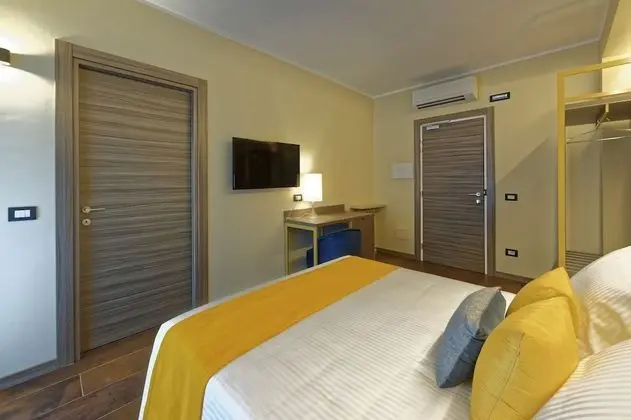 Deluxe Tek Büyük Yataklı Oda (CAMERA 3 RR)