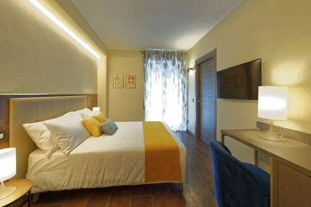 Deluxe Tek Büyük Yataklı Oda (CAMERA 3 RR)