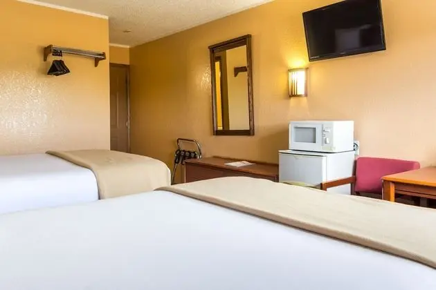 Basic Oda, 2 Büyük (Queen) Boy Yatak