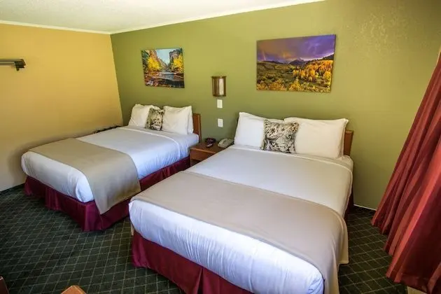 Basic Oda, 2 Büyük (Queen) Boy Yatak