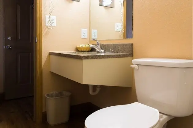 Basic Oda, 2 Büyük (Queen) Boy Yatak