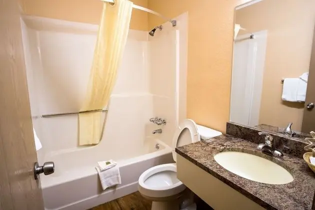 Basic Oda, 2 Büyük (Queen) Boy Yatak