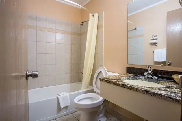 Basic Oda, 2 Büyük (Queen) Boy Yatak