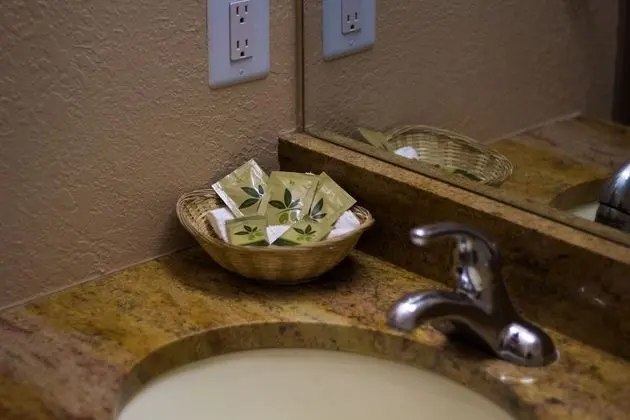 Basic Oda, 2 Büyük (Queen) Boy Yatak