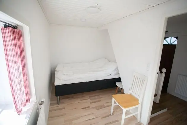 Family Ev, 4 Yatak Odası (Black House)