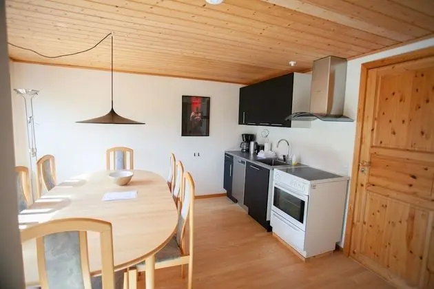 Family Ev, 4 Yatak Odası (Black House)
