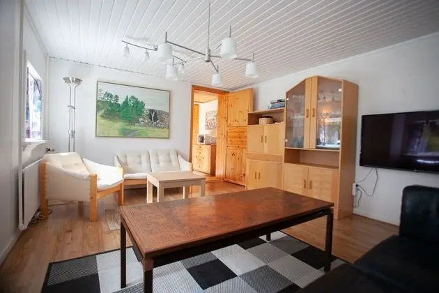 Family Ev, 4 Yatak Odası (Black House)