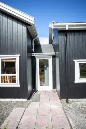 Family Ev, 4 Yatak Odası (Black House)