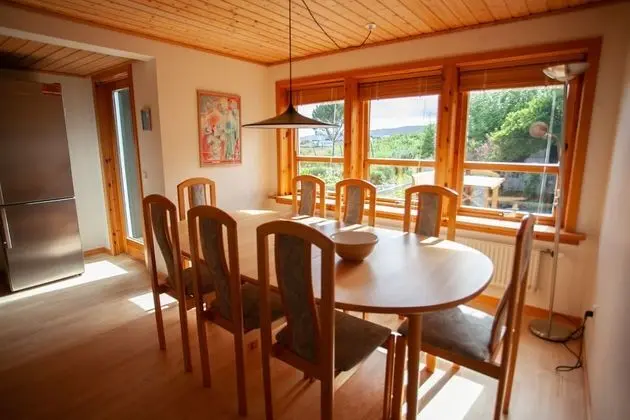 Family Ev, 4 Yatak Odası (Black House)