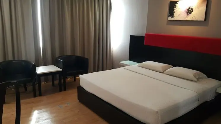 Deluxe Tek Büyük Yataklı Oda