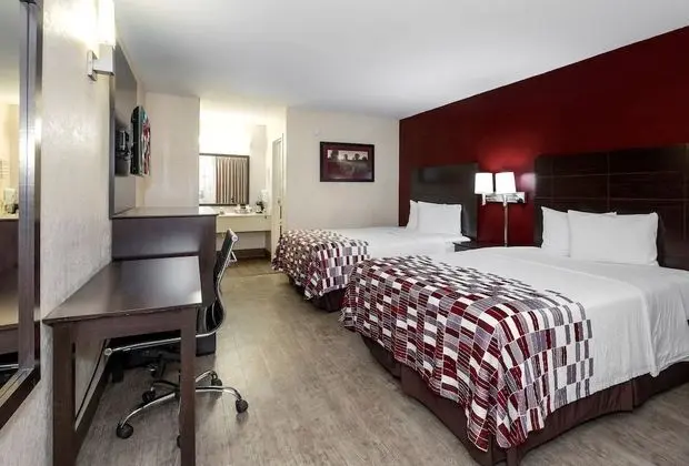 Deluxe Room, 2 Queen Beds, Accessible,Roll In Shower, Non Smoking