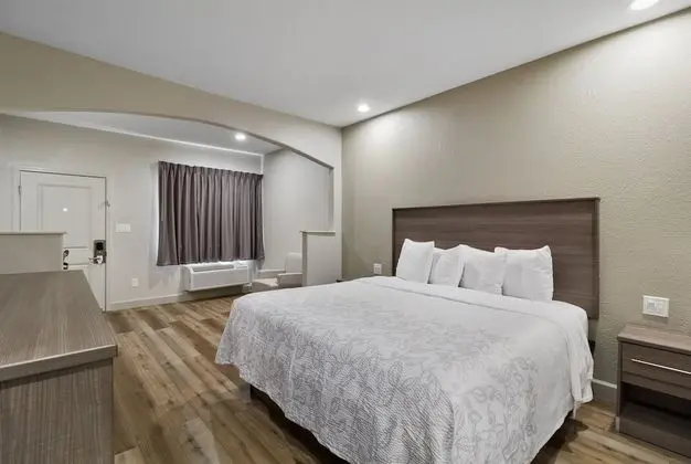 Premium Oda, 1 En Büyük (King) Boy Yatak (Upgraded Bedding & Snack, Smoke Free)