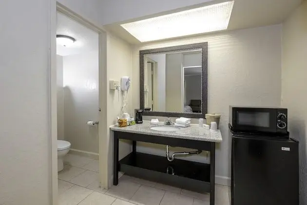 Deluxe Oda, 2 Çift Kişilik Yatak, Sigara İçilmez, Havuz Manzaralı