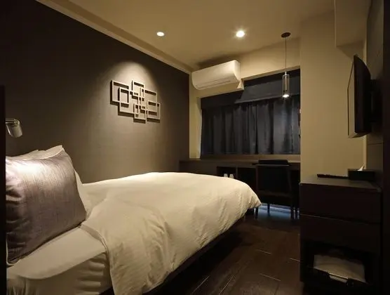Tek Büyük Yataklı Oda (with Shower Booth)