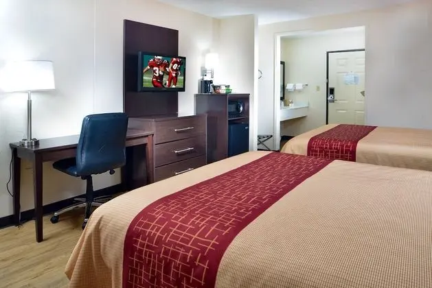 Deluxe Room, 2 Queen Beds, Smoke Free