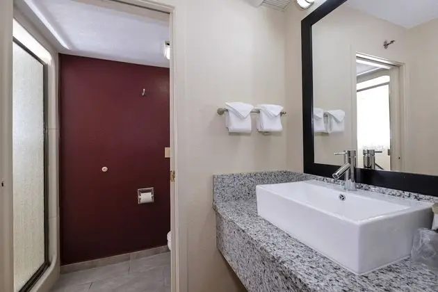 Premium Oda, 1 En Büyük (King) Boy Yatak, Havuz Kenarı (Upgraded Bedding & Snack, Smoke Free)