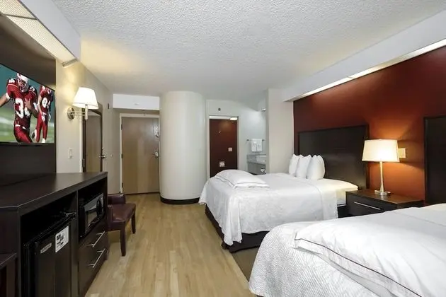 Premium Oda, 2 Çift Kişilik Yatak, Havuz Kenarı (Upgraded Bedding & Snack, Smoke Free)