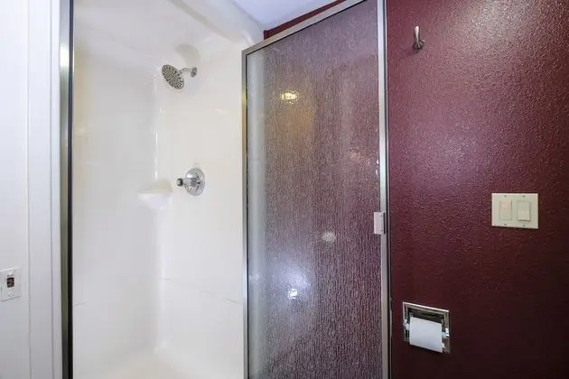 Premium Oda, 2 Çift Kişilik Yatak, Havuz Kenarı (Upgraded Bedding & Snack, Smoke Free)