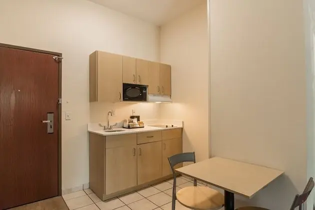 Deluxe Oda, 1 En Büyük (King) Boy Yatak, Engellilere Uygun, Sigara İçilmez (Kitchenette)