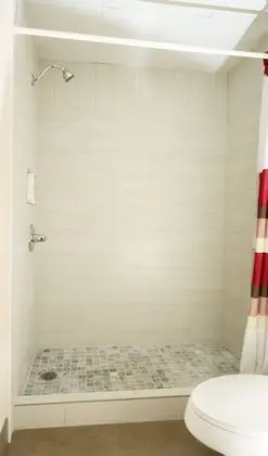 Süit, Birden Çok Yatak, Sigara İçilmez (First Floor, 1 pet allowed)