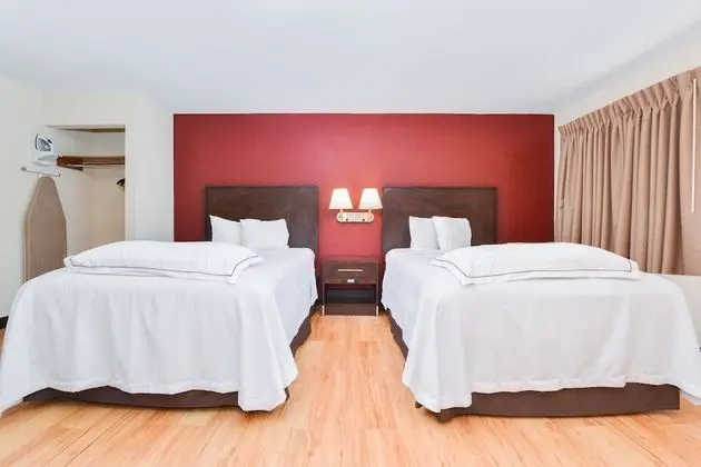 Premium Oda, 2 Çift Kişilik Yatak, Küçük Mutfak (Upgraded Bedding & Snack, Smoke Free)