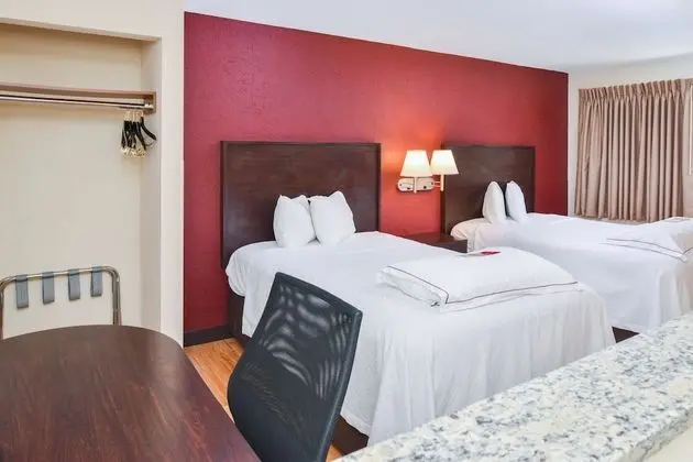 Premium Oda, 2 Çift Kişilik Yatak, Küçük Mutfak (Upgraded Bedding & Snack, Smoke Free)