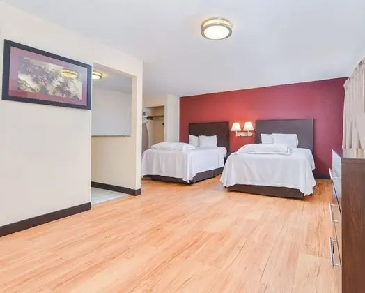Premium Oda, 2 Çift Kişilik Yatak, Küçük Mutfak (Upgraded Bedding & Snack, Smoke Free)