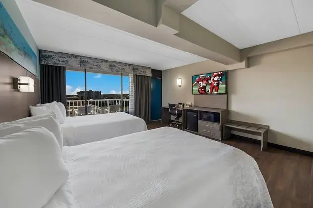 Premium Oda, 2 Çift Kişilik Yatak, Kısmi Deniz Manzarası (Upgraded Bedding,Snack Box,Smoke Free)