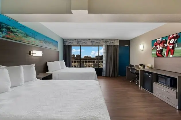 Premium Oda, 2 Çift Kişilik Yatak, Kısmi Deniz Manzarası (Upgraded Bedding,Snack Box,Smoke Free)