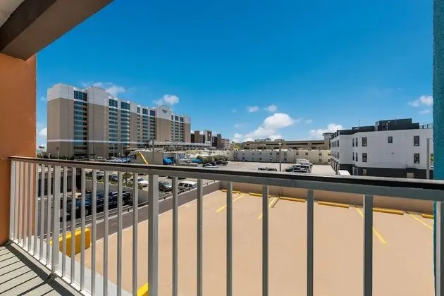 Premium Oda, 2 Çift Kişilik Yatak, Kısmi Deniz Manzarası (Upgraded Bedding,Snack Box,Smoke Free)