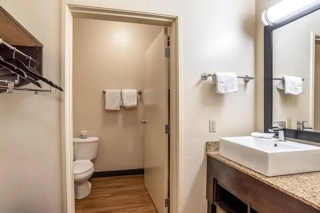2 Full Beds (Smoke Free)
