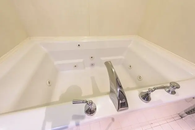 Süit, 1 En Büyük (King) Boy Yatak ve Çekyat, Sigara İçilmez, Sıcak Su Küveti (Larger Room)