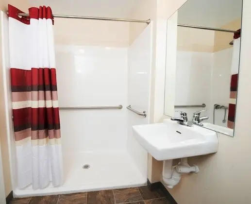 Süit, 2 Çift Kişilik Yatak, Engellilere Uygun, Sigara İçilmez (Kitchen, Roll-In Shower)