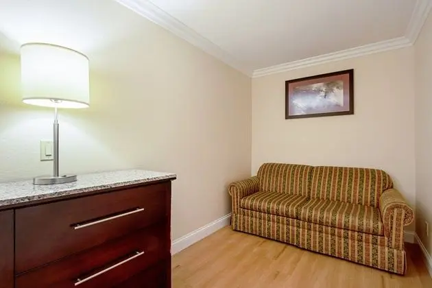 Süit, Sigara İçilmez, Mutfak (3 Queen Beds and 1 Sofa Bed)