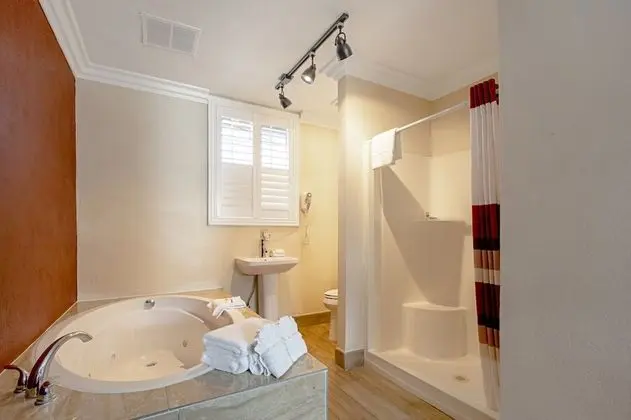 Süit, Sigara İçilmez, Mutfak (3 Queen Beds and 1 Sofa Bed)