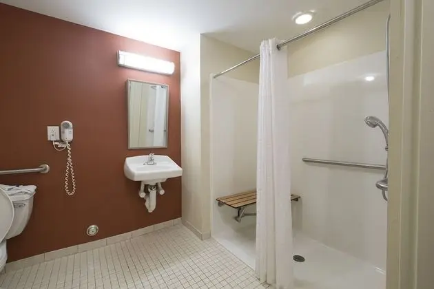 Deluxe Oda, 2 Çift Kişilik Yatak, Engellilere Uygun, Sigara İçilmez (Roll-In Shower)