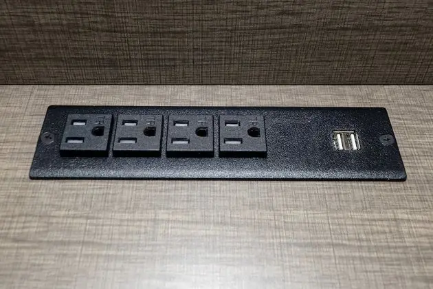 Superior Oda, 1 En Büyük (King) Boy Yatak, Engellilere Uygun, Sigara İçilmez (Roll-In Shower)