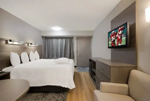 Premium Oda, 1 En Büyük (King) Boy Yatak (Upgraded Bedding & Snack, Smoke Free)