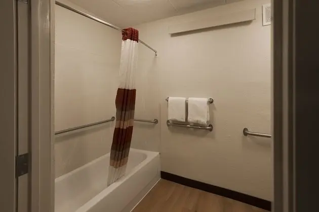 Premium Oda, 1 En Büyük (King) Boy Yatak (Upgraded Bedding & Snack, Smoke Free)
