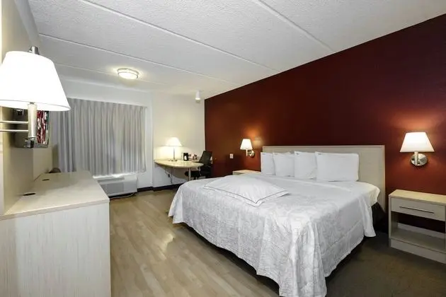 Premium Oda, 1 En Büyük (King) Boy Yatak, Engellilere Uygun (Upgraded Bedding & Snack, Smoke Free)