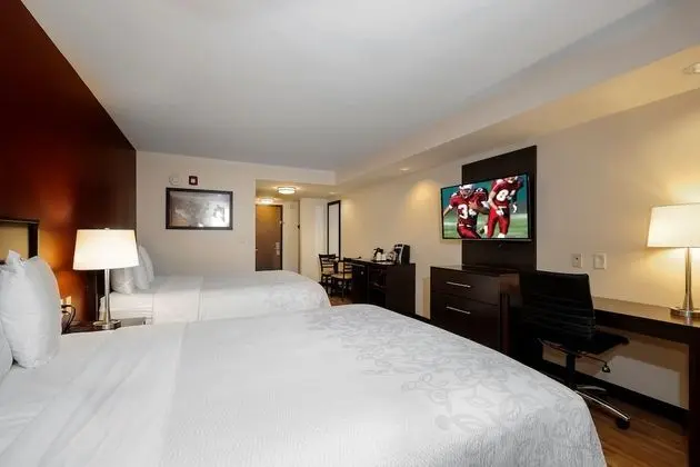 Deluxe Oda, 2 Büyük (Queen) Boy Yatak, Engellilere Uygun (3rd Floor, Smoke Free)