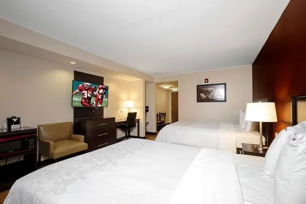 Deluxe Oda, 2 Büyük (Queen) Boy Yatak (Larger Room, Smoke Free)