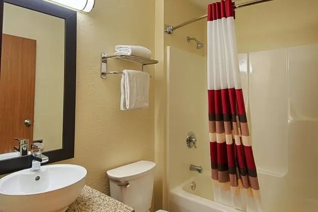 Deluxe Oda, 2 Büyük (Queen) Boy Yatak (Larger Room, Smoke Free)