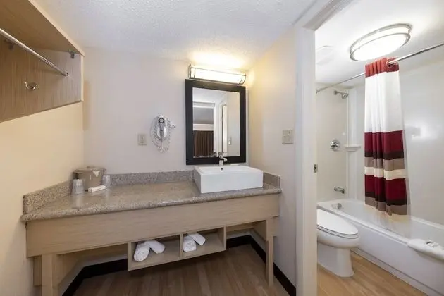 Premium Oda, 1 En Büyük (King) Boy Yatak (Upgraded Bedding & Snack, Smoke Free)